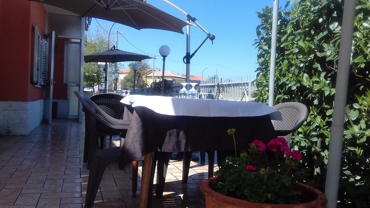 La Campagnola Trattoria Con Alloggio Misano Adriatico Exterior photo